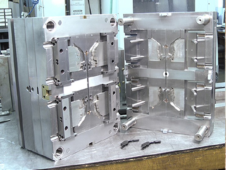 INJECTION Mold